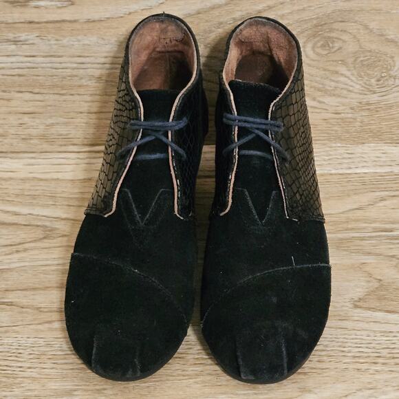 Toms Dessert Women's Size 7W Black Suede Leather Snake Print Wedge Ankle Booties - Picture 2 of 11